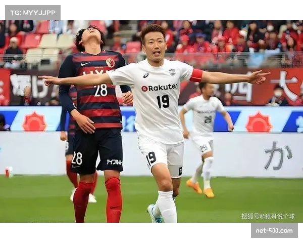 天皇杯颁奖仪式准备就绪 冠军将举起天皇杯